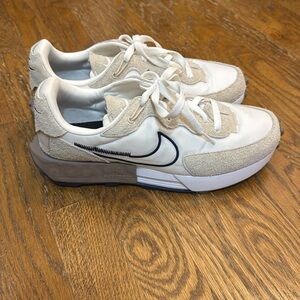 Nike Fontanka Women’s sneakers